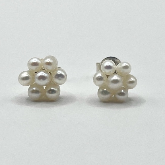 Freshwater Pearl Silver Stud Earrings - Picture 2 of 4